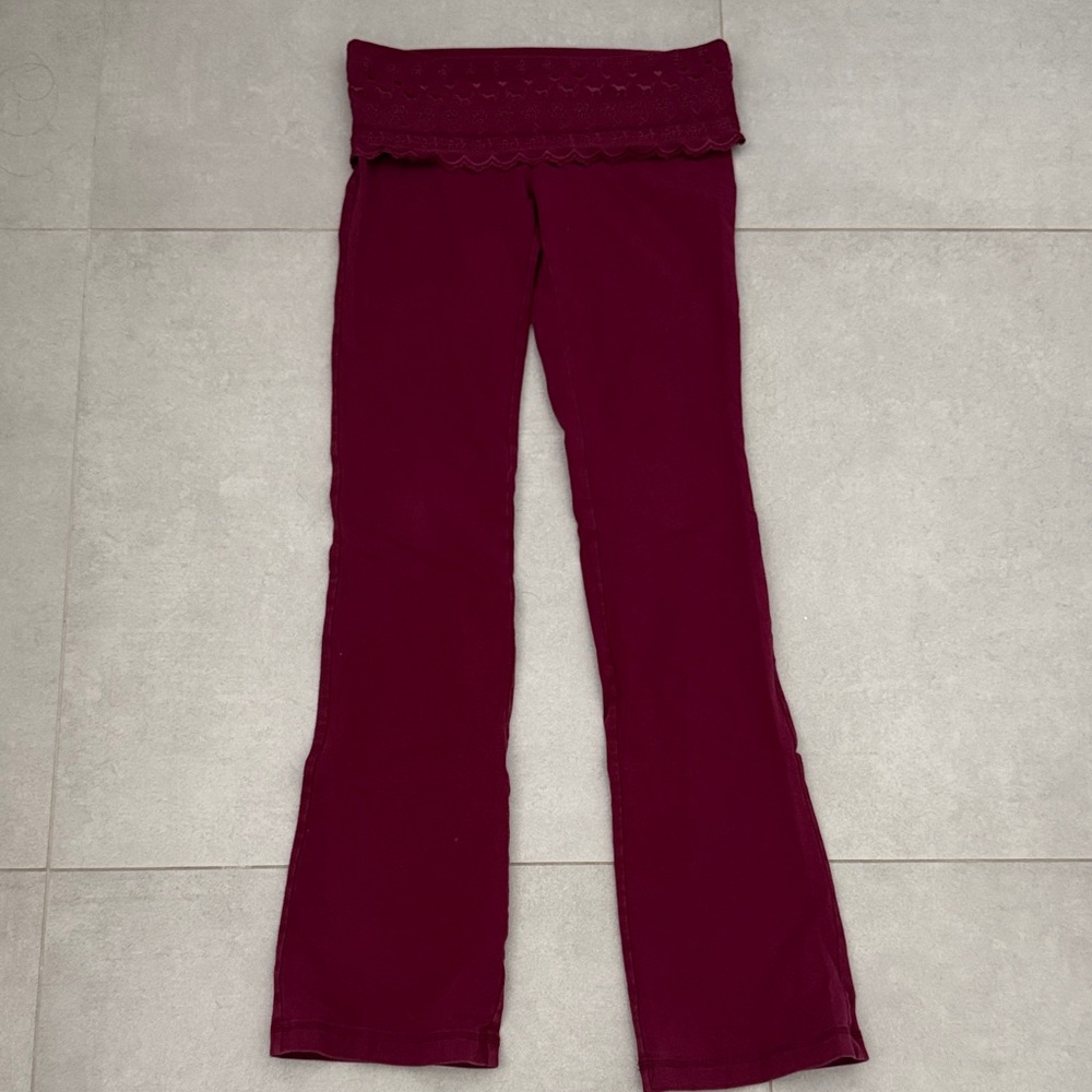 Victoria's Secret PINK XS Burgundy pants 88%cotton 12%spandex embroidery yoga